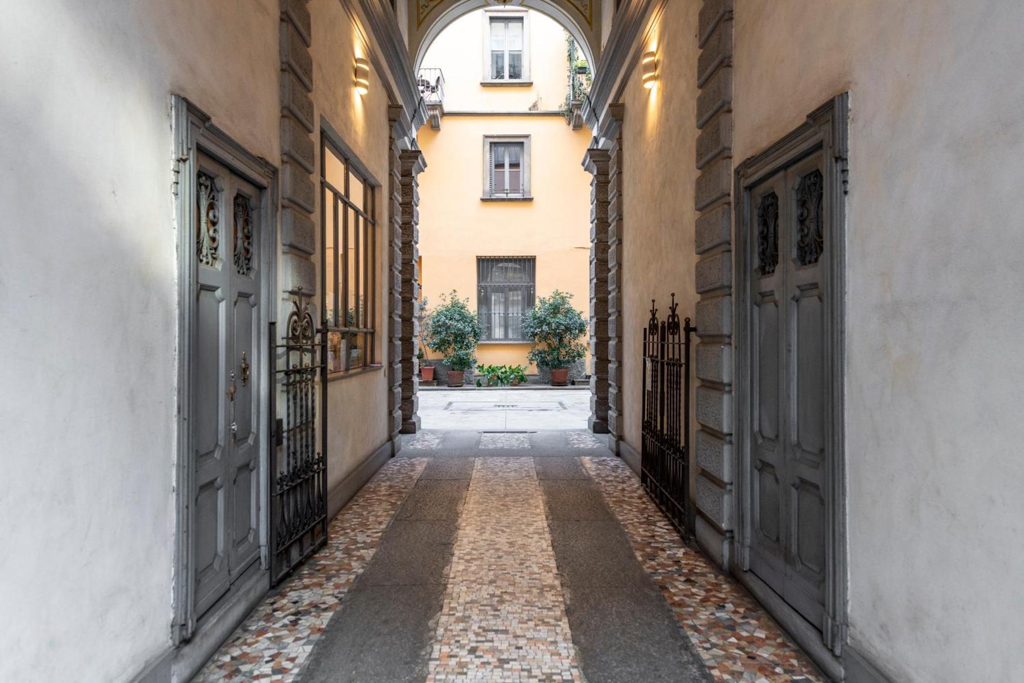 Bright Mini Studio In The Heart Of Μιλάνο Εξωτερικό φωτογραφία